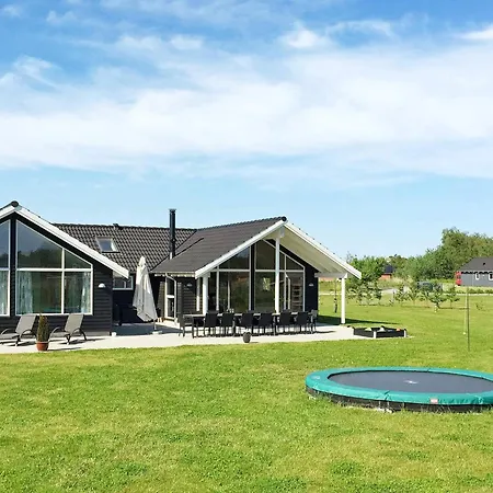 Luxury Pool By Sea - By Traum Bøtø By