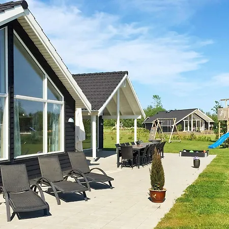 Luxury Pool By Sea - By Traum *