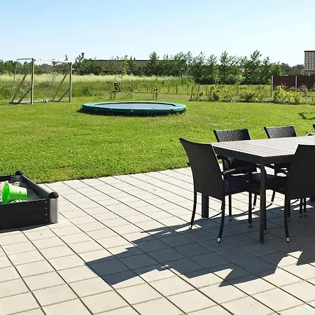 Luxury Pool By Sea - By Traum